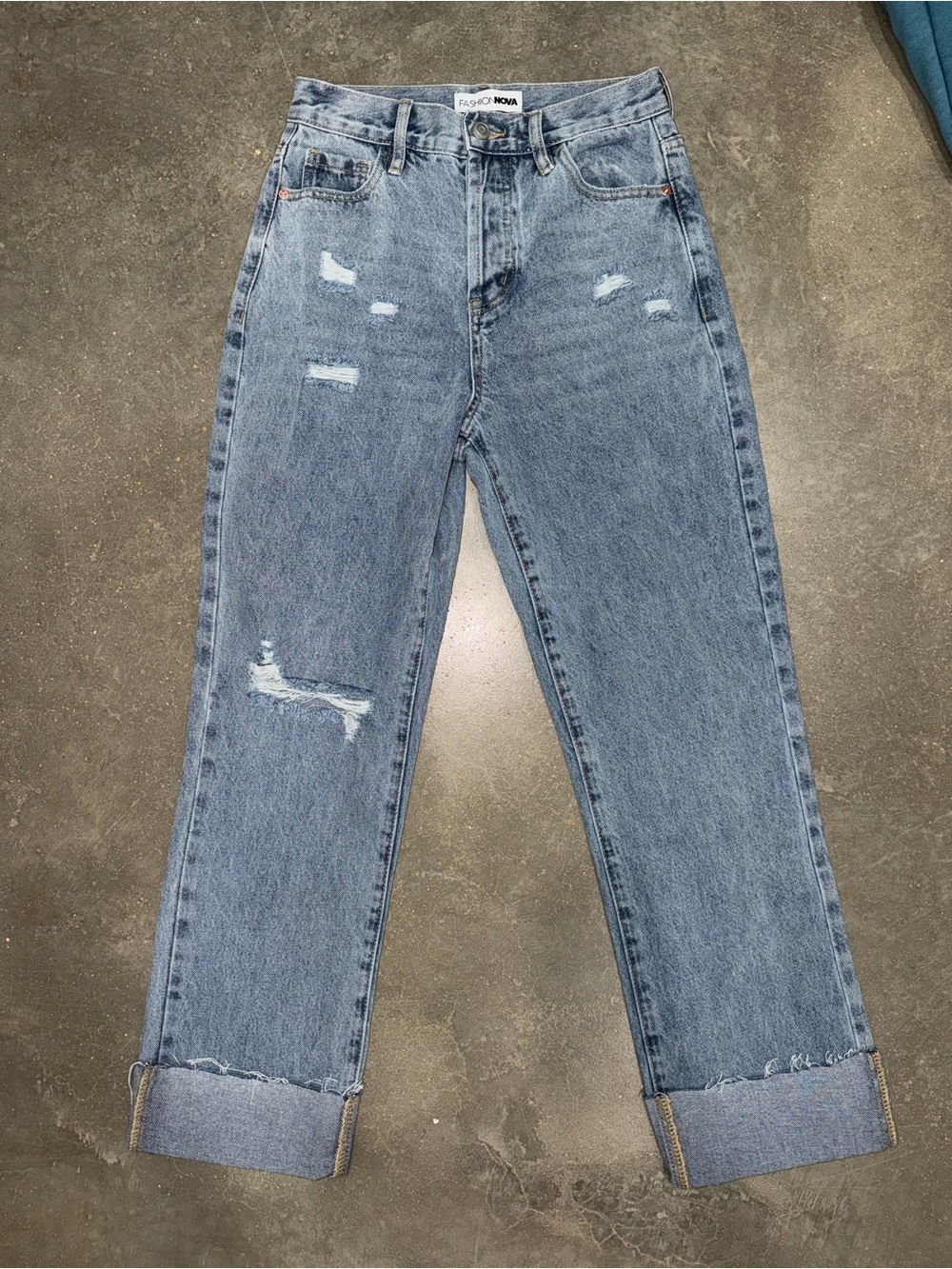 Fashion Nova: Topanga 90's Ripped Straight Leg Jeans - Medium Wash